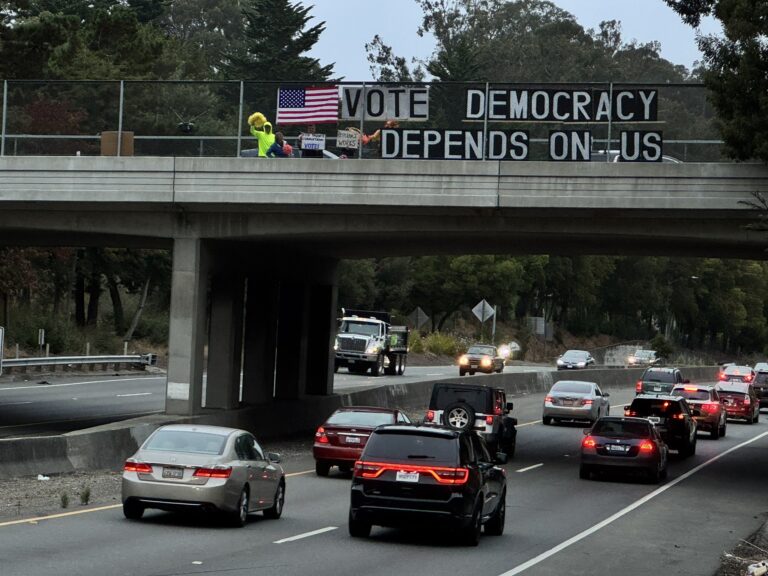 Overpass Visibility Brigade: ❌ 👑 Vote Early @Sheffield Ave./I- 580